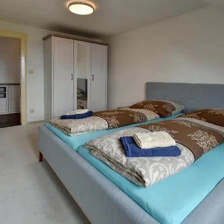Blatensky House 393 - Apartma 3 אברטאמי